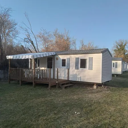 Mobile Sleeps 4